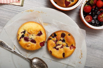 Small berry cakes