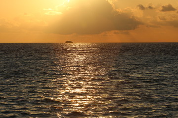 coucher de soleil de la piscine