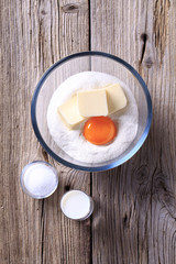 Ingredients to prepare pastry dough
