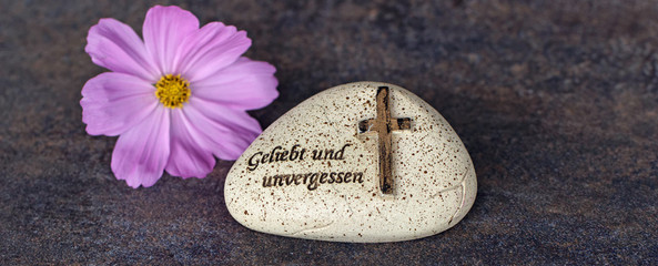 Stein mit Trauerspruch