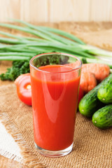 Vegetable juice with fresh vegetables