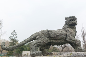 statue of a tiger