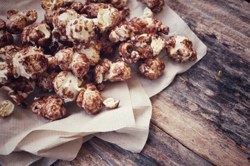 Chocolate pop corn