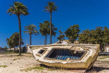 Altes Boot sehnt sich nach dem Meer