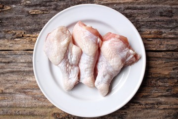 Raw chicken wings
