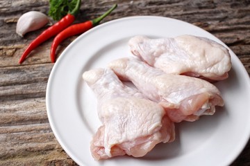 Raw chicken wings