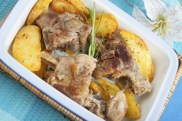 Roast lamb with potatoes