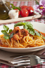 Spaghetti with tuna sauce
