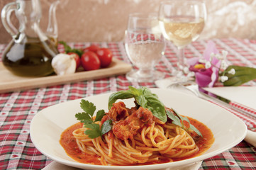 Spaghetti with tuna sauce