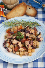 octopus with potatoes and olives to the piñata