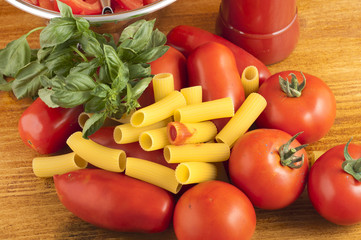 Roman and San Marzano tomatoes to make the past