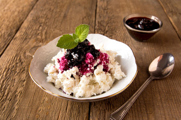 Cottage cheese with jam