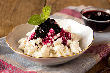 Cottage cheese with jam