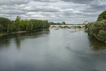 Fototapeta premium Pont traversant la Loire 