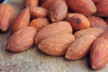 Obraz premium almonds with salt