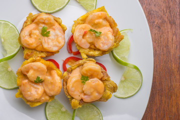camarones en salsa y platano