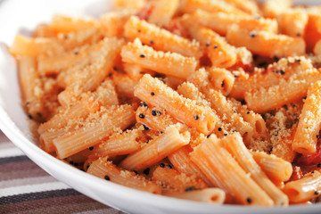 Penne with tomatos and parmesan cheese