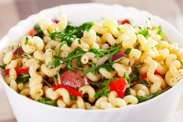 Pasta with prosciutto and spinach