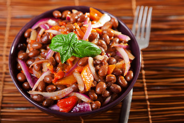 Bean salad with peppers and onion