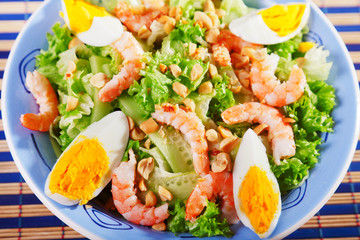 Mediterranean salad with shrimps and eggs