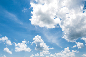 Fototapeta premium White cloud on blue sky