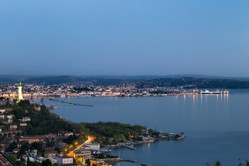 Obraz premium lighthouse in the evening