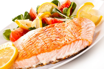 Grilled salmon and vegetables 