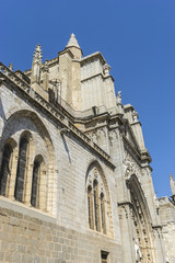 Fototapeta na wymiar majestic facade of the cathedral of Toledo in Spain, beautiful c