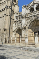 Obraz premium majestic facade of the cathedral of Toledo in Spain, beautiful c