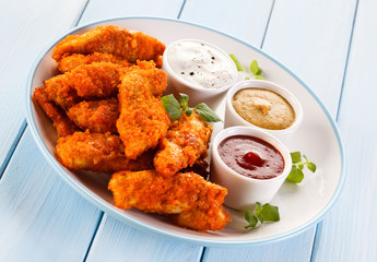 Grilled chicken nuggets and vegetables 