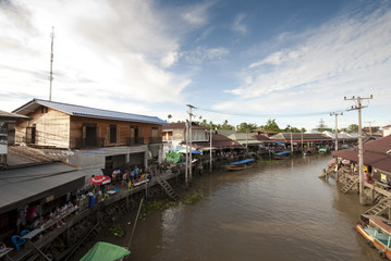 Fototapeta na wymiar Ampawa Floating Market, Thailand