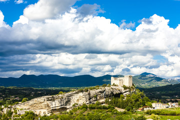 Fototapeta na wymiar ruins of castle in Vaison-la-Romaine, Provence, France
