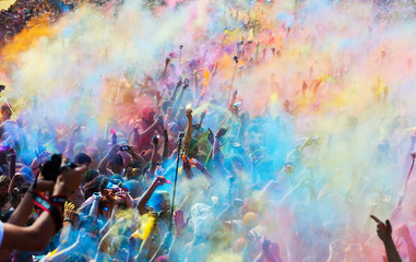 Fototapeta na wymiar Festival de los colores Holi in Barcelona