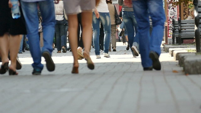 City people slow motion. Feet of people.  Real shot at 100 FPS, по artifacts.