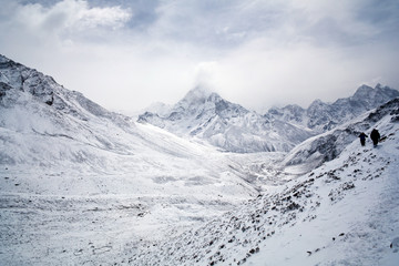 Fototapeta na wymiar Trail to Everest Base Camp in Sagarmatha National Park, Nepal Himalaya
