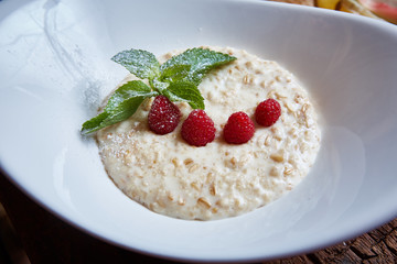oatmeal with raspberries