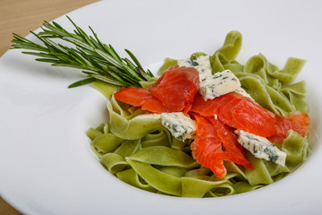 Pasta with salmon and blue cheese