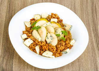 Risotto with pear and cheese