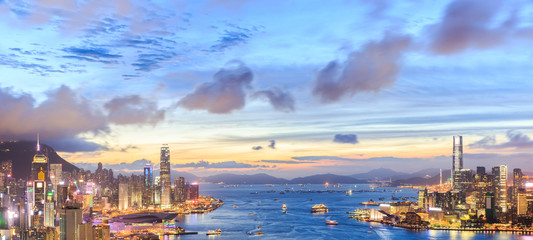 Hong Kong city skyline at night - obrazy, fototapety, plakaty