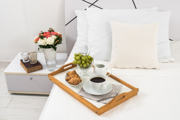 Naklejka na ściany i meble Breakfast in bed