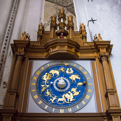 Zodiac clock showing all the twelve signs of the zodiac