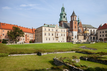 Fototapeta na wymiar Wawel Cathedral and Garden in Krakow
