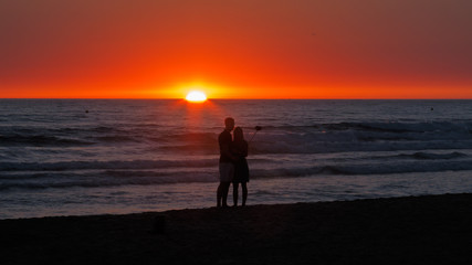 Fototapeta premium Atardecer en la playa de La Barrosa, Chiclana, Cádiz