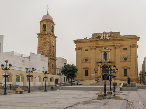 Iglesia de San Juan Bautista y la Torre del Reloj