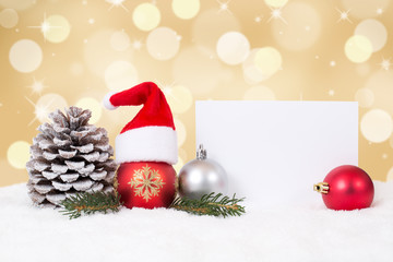 Fototapeta na wymiar Weihnachtskarte mit Mütze Weihnachten mit Textfreiraum, Schnee