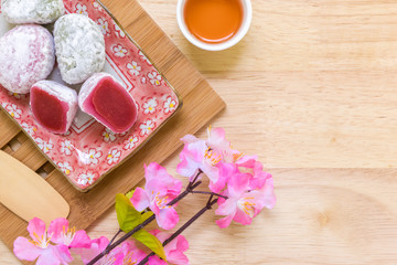 Daifuku Background / Daifuku / Daifuku on Wooden Background