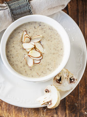 Cream soup with mushrooms