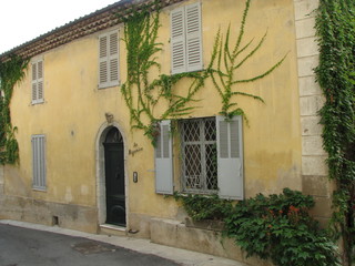 Fototapeta na wymiar Maison du sud de la France