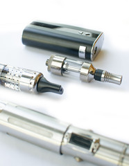 unmounted e-cig and atomizer