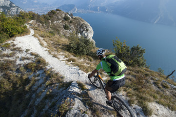 Fototapeta premium mountainbike adventure - garda lake